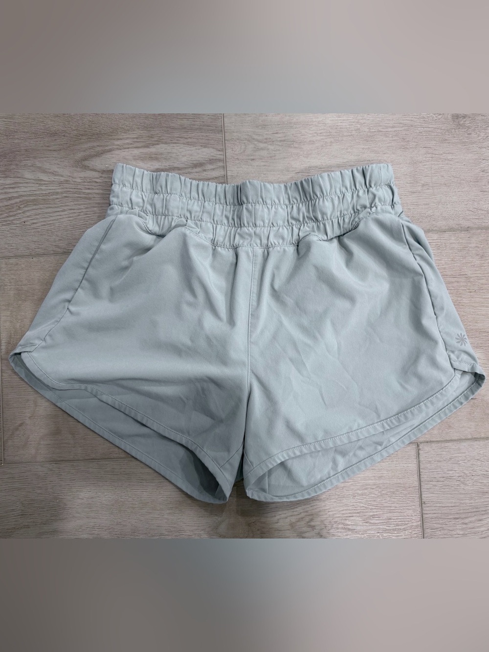 Athleta Girl Run Free 2.5" Short, Size XL (14) in light aqua, with pockets!